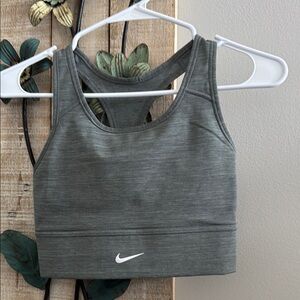 121. Nike Women's Gray Sports Bra size small pre owned